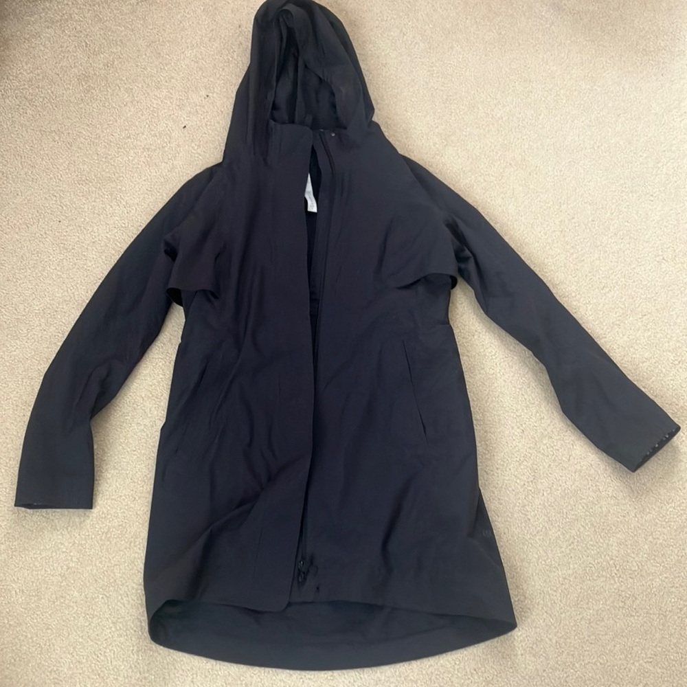 lululemon black size 6 jacket